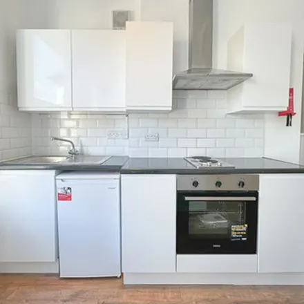 Image 3 - 5 Manstone Road, London, NW2 3XH, United Kingdom - Apartment for rent