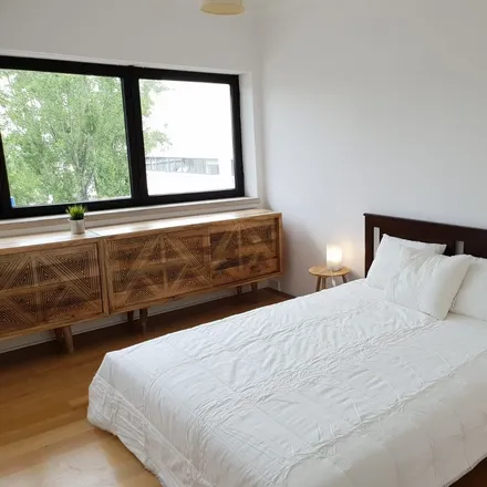Rent this 6 bed room on Rua Miguel Lupi