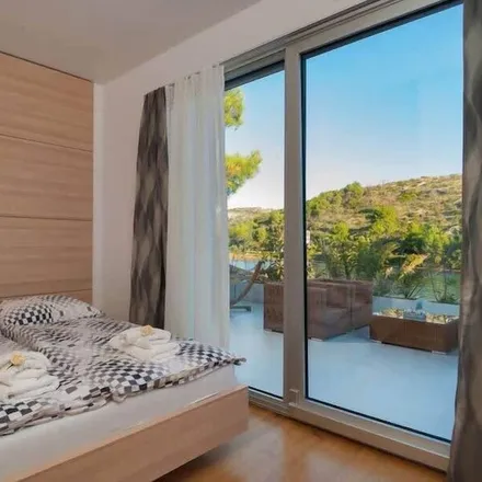 Rent this 5 bed house on 21403 Općina Sutivan