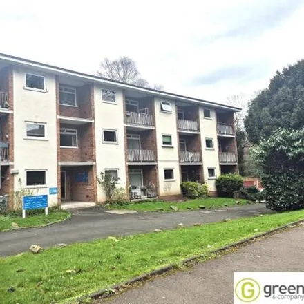 Image 1 - Thames Court, 1-18 Manor Road, Sutton Coldfield, B73 6EF, United Kingdom - Room for rent