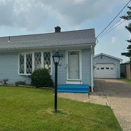 Buy this 3 bed house on 1662 W 41st St in Erie, Pennsylvania