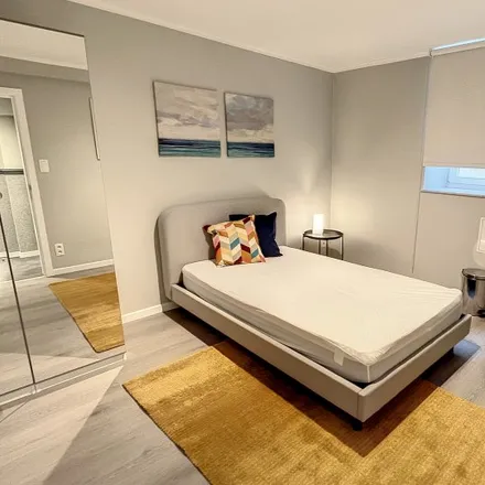 Rent this 9 bed room on Rue de Spa - Spastraat 52 in 1000 Brussels, Belgium