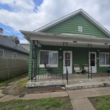 Buy this studio house on 1326 Lee Street in Belmont, Indianapolis
