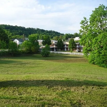 Buy this studio house on 198 West Pine Street in Wytheville, VA 24382