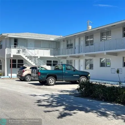 Rent this 1 bed condo on Publix in Pine Avenue, Lauderdale-by-the-Sea