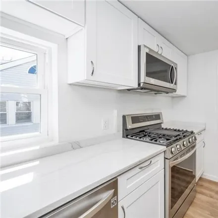 Image 5 - 28A 3rd Avenue, New York, NY 10465, USA - Apartment for sale