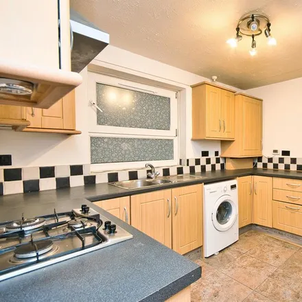 Image 2 - Thornhill Gardens, London, IG11 9TX, United Kingdom - Apartment for rent