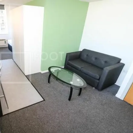 Image 2 - Blythe Street, Bradford, BD7 1DQ, United Kingdom - Apartment for rent