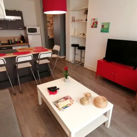 Rent this 2 bed apartment on Grenoble