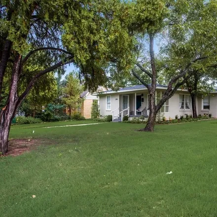 Buy this 3 bed house on 2100 Thomas Place in Fort Worth, TX 76107