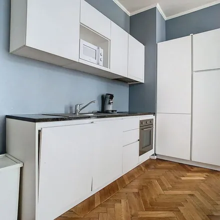 Rent this 2 bed apartment on Confédération Construction - Confederatie Bouw in Rue du Lombard - Lombardstraat, 1000 Brussels