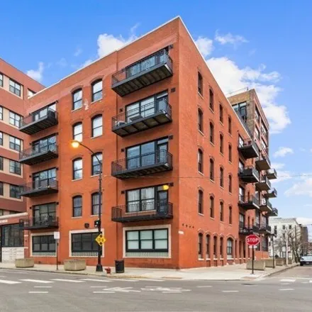 Buy this 1 bed condo on Clinton Street Lofts in 208-228 North Clinton Street, Chicago