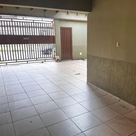 Buy this 5 bed house on QNA 32 in Taguatinga - Federal District, 72110-350