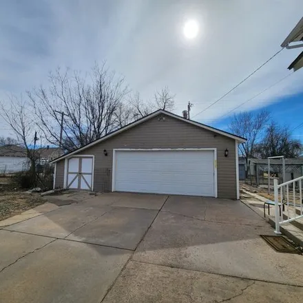 Image 4 - 632 E 7th St, Russell, Kansas, 67665 - House for sale