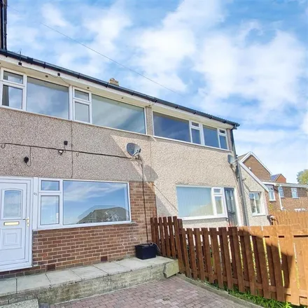 Rent this 3 bed townhouse on Hough in Northowram, HX3 7BU