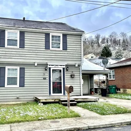 Buy this 3 bed house on 815 Duff Avenue in Clarksburg, WV 26301
