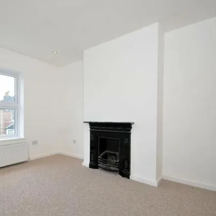 Image 2 - 67 Denzil Road, Guildford, GU2 7NQ, United Kingdom - Duplex for rent