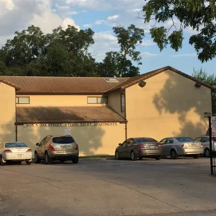 Rent this 1 bed apartment on 805 North Oak Street in Arlington, TX 76011