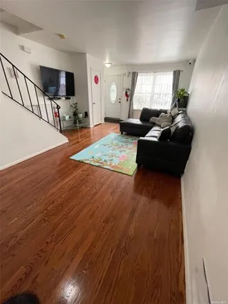 Buy this 3 bed townhouse on 9 Studio Lane in New York, NY 10304