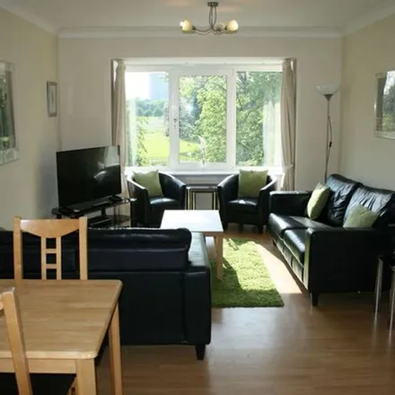 Rent this 2 bed apartment on Greenhead Street in Glasgow, G40 1HY