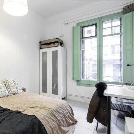 Rent this 12 bed room on Fain Ascensores in Carrer de Casp, 162-170