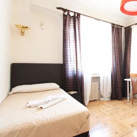 Rent this 7 bed room on Madrid in Supercor Exprés, Calle de Juan Álvarez Mendizábal