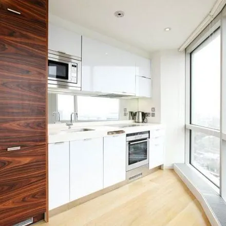 Rent this 1 bed apartment on Ontario Tower in 4 Fairmont Avenue, London