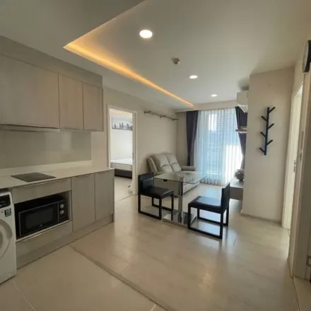 Rent this 2 bed apartment on Soi Sukhumvit 36 in Khlong Toei District, 10110