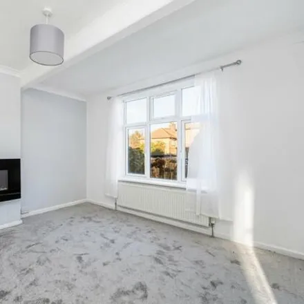 Buy this 3 bed townhouse on Laurie Road in London, W7 1BG