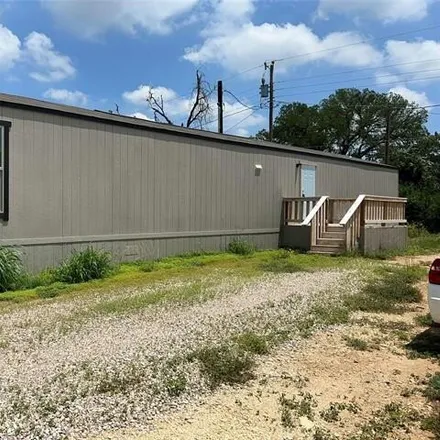Buy this studio apartment on 5925 Arrowhead Drive in Hood County, TX 76048