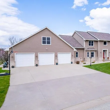 Buy this 5 bed house on Cherrywood Court in Sherwood, Calumet County