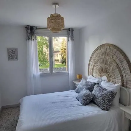 Rent this 3 bed apartment on 39 Avenue du Medecin Général Viallet in 38120 Saint-Égrève, France