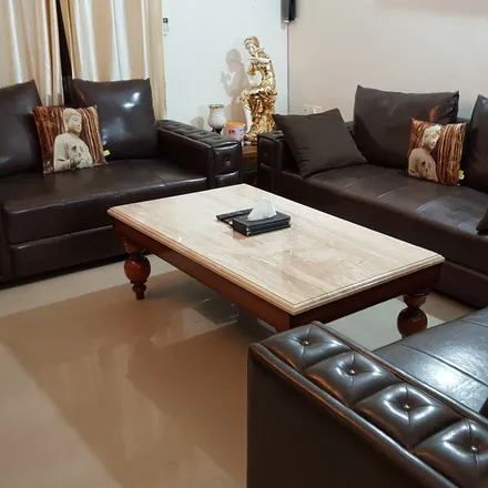 Rent this 2 bed apartment on Thakarwal