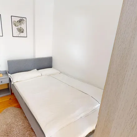 Rent this studio apartment on Rigaer Straße 66 in 10247 Berlin, Germany