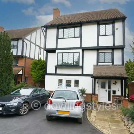 Rent this 5 bed house on Molember Court in Elmbridge, KT8 9NF