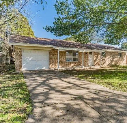 Rent this 3 bed house on 2001 SE 26th Ave in Mineral Wells, Texas