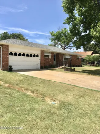 Buy this 3 bed house on 3914 Missouri Avenue in Dennis Acres, Joplin