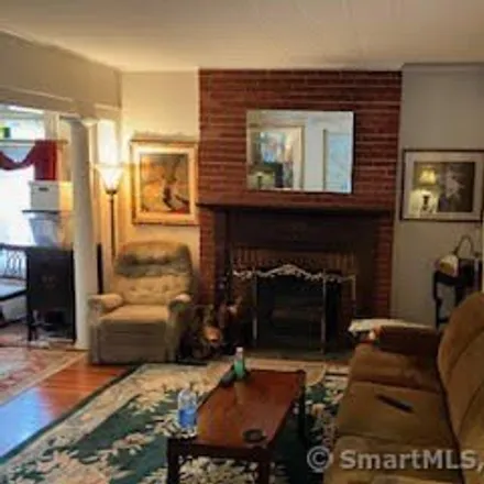 Image 7 - 465 Woodstock Avenue, Stratford, CT 06614, USA - House for sale