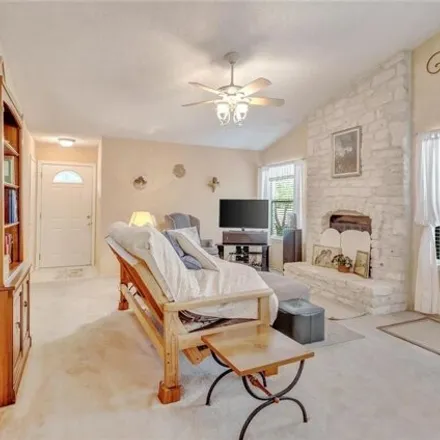 Image 4 - 910 Great Britain Boulevard, Austin, TX 78715, USA - House for sale