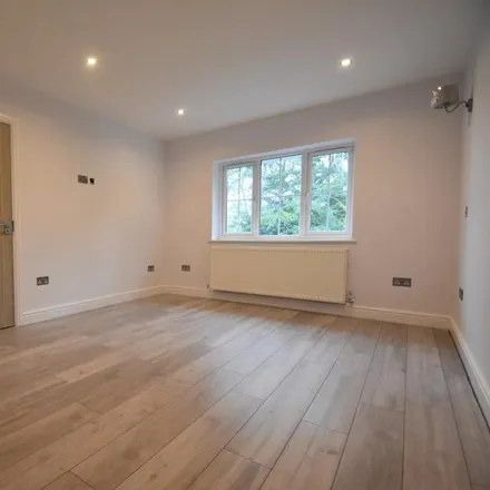 Rent this 3 bed house on Mill Lane in Gerrards Cross, SL9 8DG