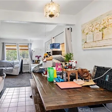 Image 4 - 7887 Claybeck Avenue, Los Angeles, CA 91352, USA - House for sale