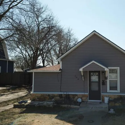Buy this 2 bed house on 300 East 16th Street in Hays, KS 67601