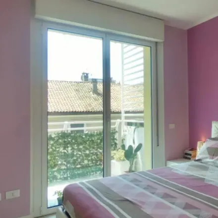 Rent this 1 bed apartment on Autofficina 90 di Paone Antonio in Via Varesina, 64