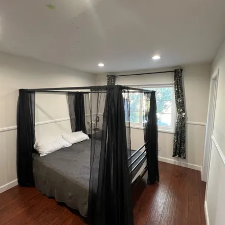 Image 1 - 11198 Newcastle Avenue, Los Angeles, CA 91344, USA - Room for rent