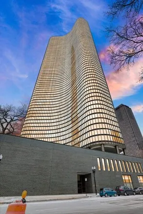Buy this 1 bed condo on Lake Point Tower in 505 North Lake Shore Drive, Chicago
