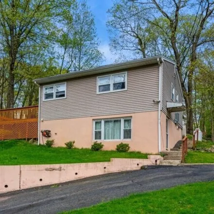 Buy this 2 bed house on 8 Bayview Avenue in Sperry Springs, Hopatcong