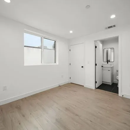Image 8 - 120 Council Street, Los Angeles, CA 90004, USA - Apartment for rent