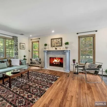 Image 5 - 20 Pine Hill Drive, Upper Saddle River, Bergen County, NJ 07458, USA - House for sale