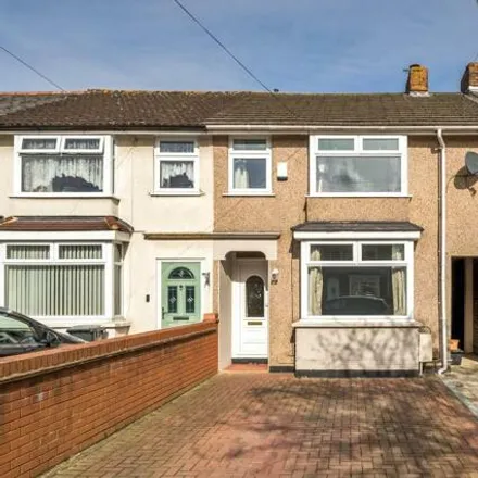 Buy this 3 bed townhouse on Ferndale Primary School & Nursery in Wiltshire Avenue, Swindon