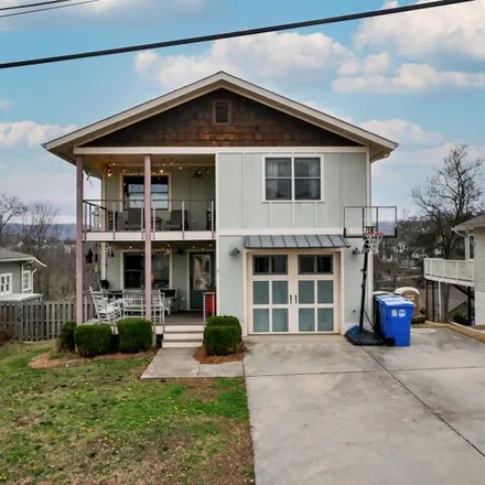 Buy this 4 bed house on 203 Jarnigan Avenue in Hampton Heights, Chattanooga